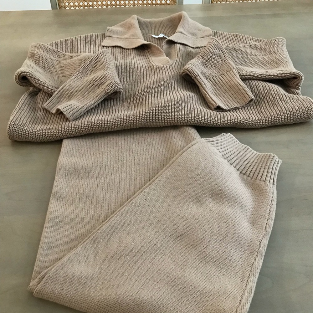 Haven Well Within Sweater Pant Set.
Sweater is XL and Pants L, Tan